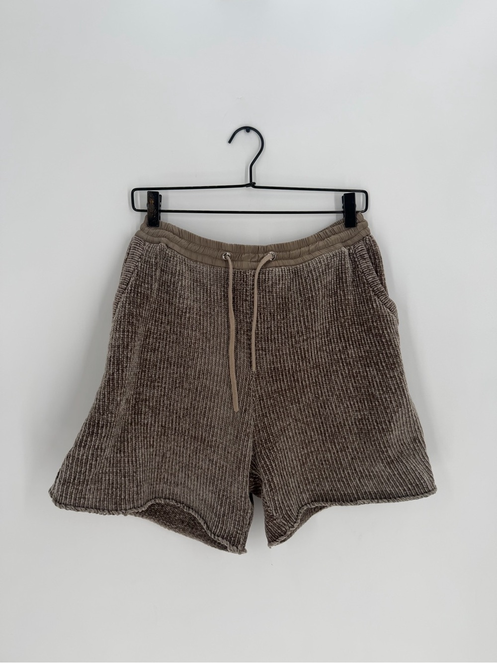 Kith Jay Chenille Relaxed Fit Drawstring Textured Lounge Shorts In Driftwood